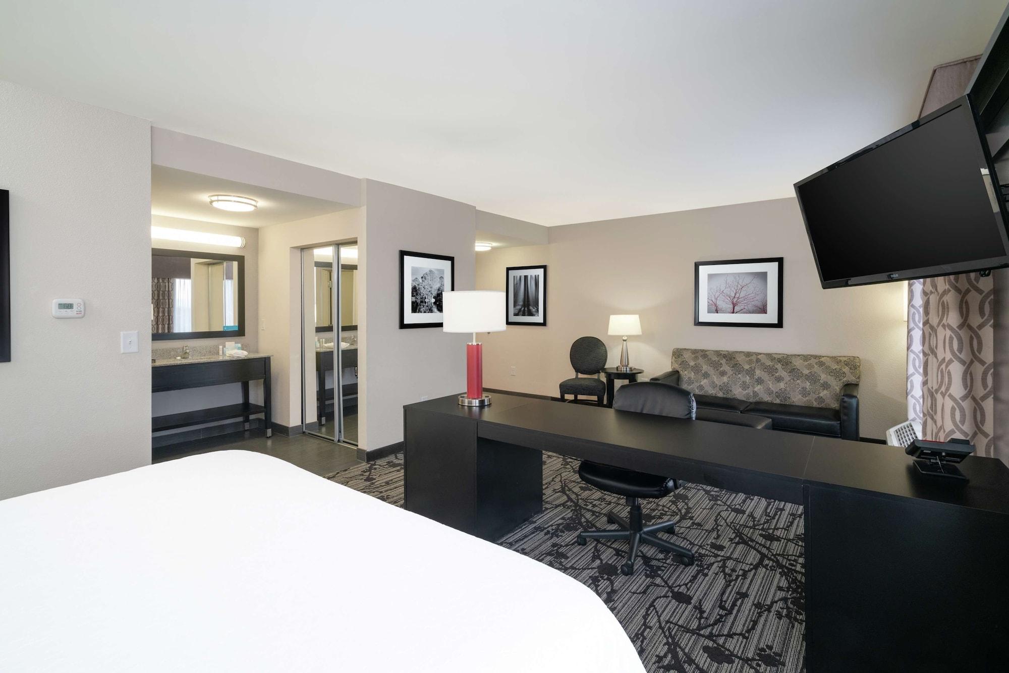 Hampton Inn And Suites Roanoke Airport/Valley View Mall Экстерьер фото