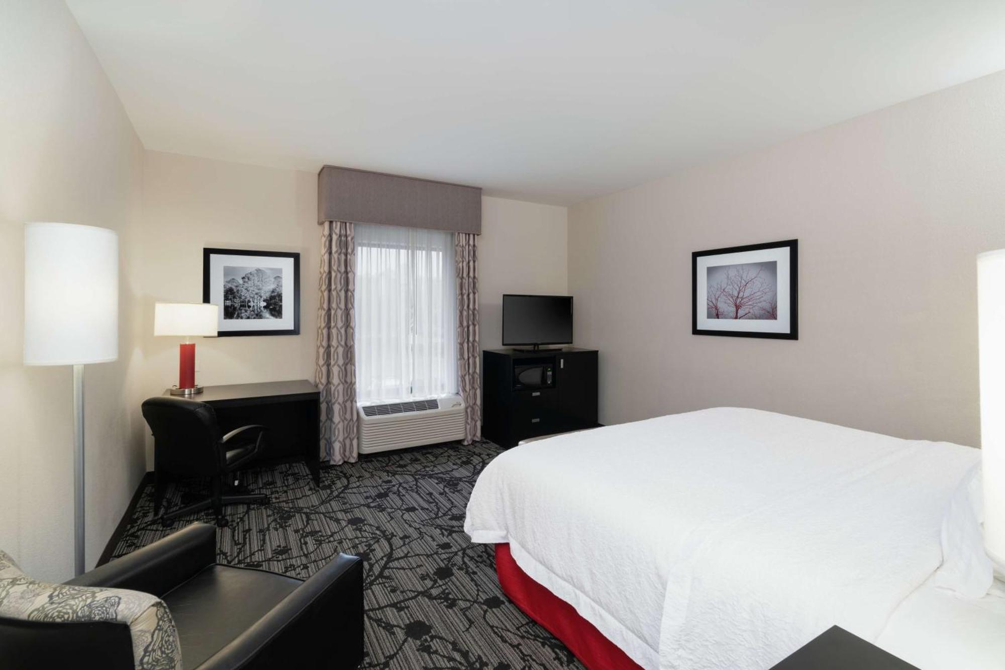 Hampton Inn And Suites Roanoke Airport/Valley View Mall Экстерьер фото