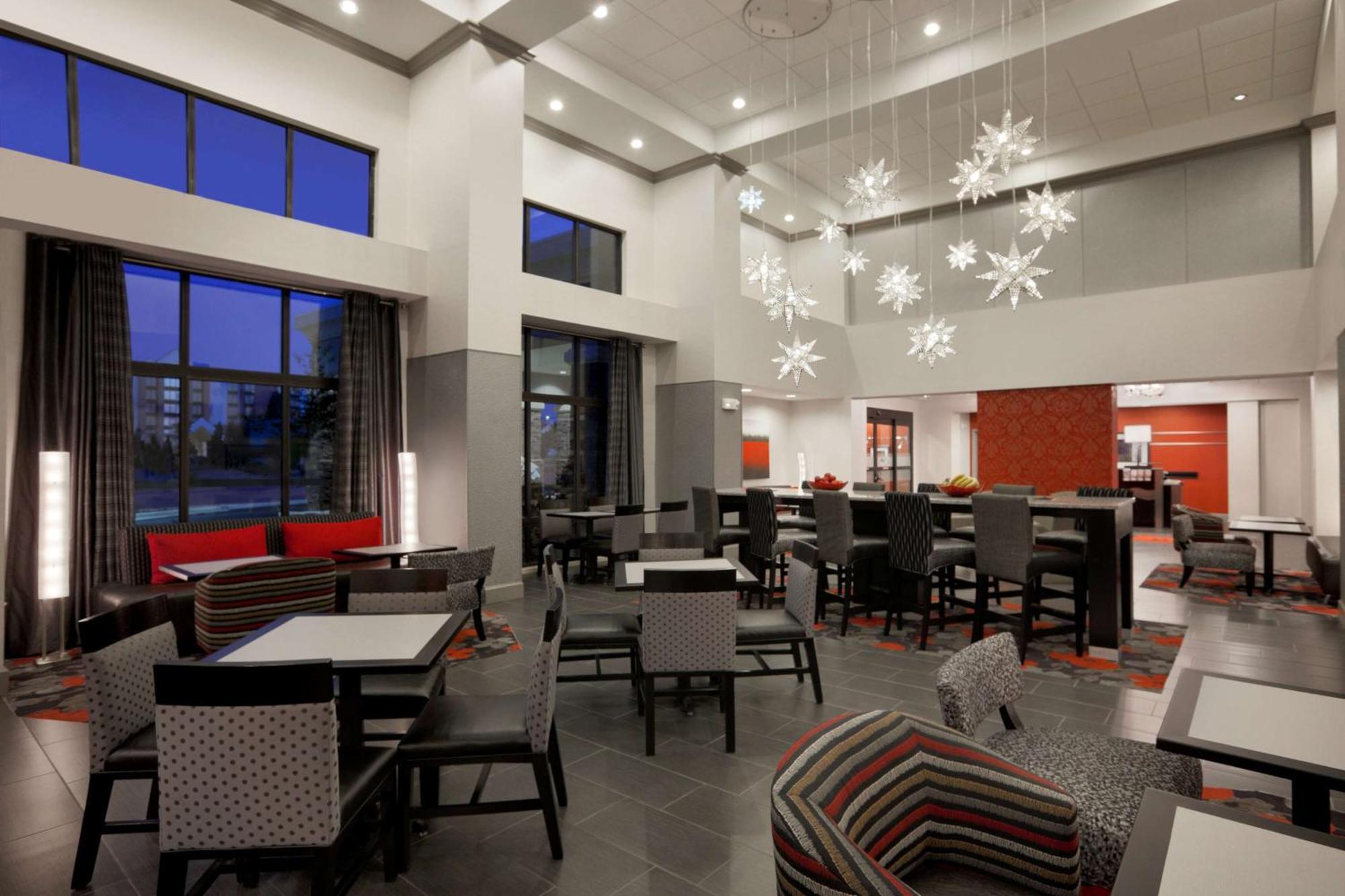Hampton Inn And Suites Roanoke Airport/Valley View Mall Экстерьер фото